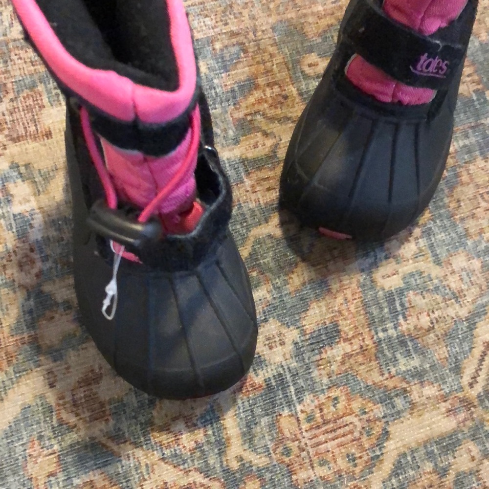 Snow boots